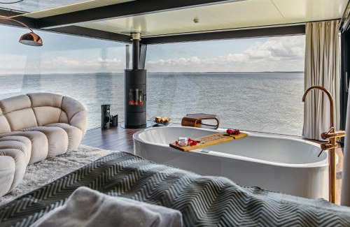 Uniescie Alquiler De Eote | Grand HT Houseboats - domki na wodzie - sauna, jacuzzi, kominek