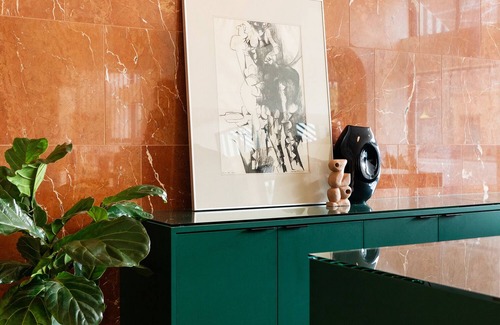 Buckman Neighborhood Apartamento | Grand King Room at Hotel Grand Stark | Pets Allowed, Near Moda Center