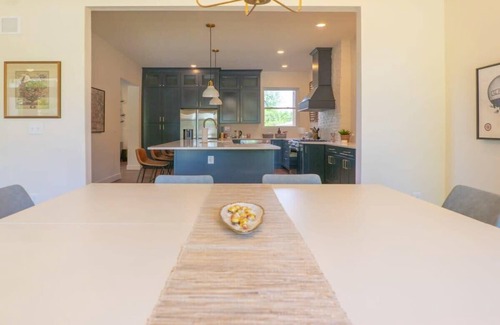 Central West End Casa | Grand "La Chambre" in CWE | 5BR 4BA / ABODEbucks
