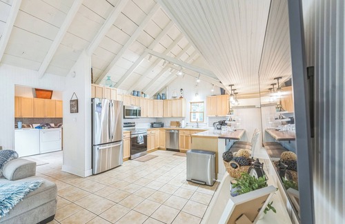 Presque Isle Casa | Grand Lake Cottage- A Peaceful Fall Escape to Alpena's Shores