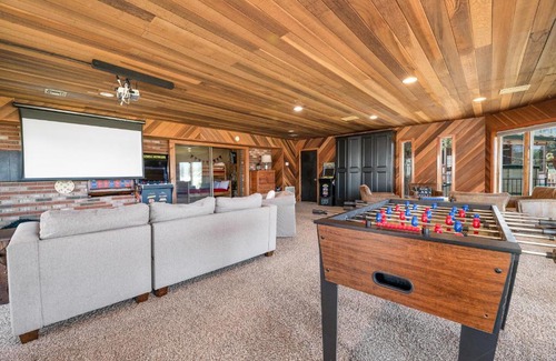 Big Bear Lake Casa | Grand Lakefront Escape