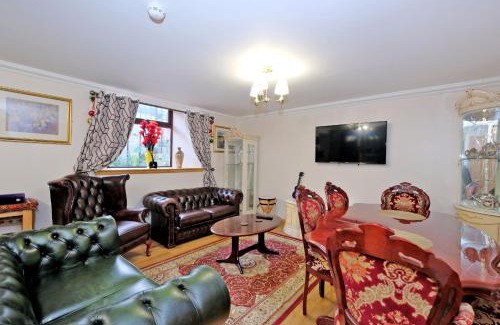 Central Aberdeen Casa | Grand Mansion 9 Beds Sleeps 17 Parking - Groups