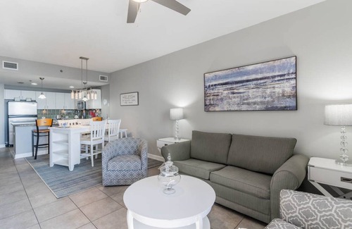 Panama City Beach Condominio | Grand Panama Beach Resort End of Summer discount Rates 06/09-08/28/2024