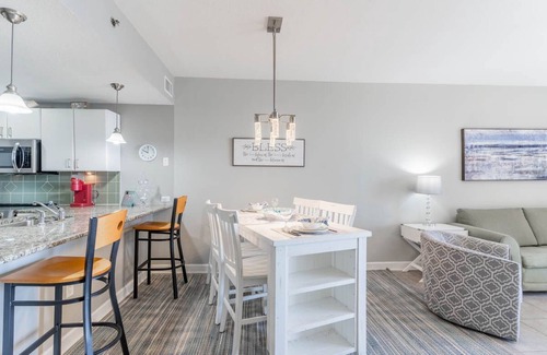 Panama City Beach Condominio | Grand Panama Beach Resort End of Summer discount Rates 06/09-08/28/2024