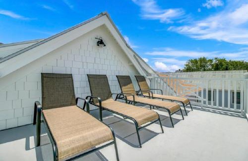 Isle of Palms Casa | Grand Pavilion 35 by Wild Dunes, Luxury Home in Resort Core with Amenity Access