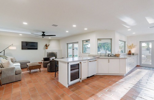 Raskin Estates Casa | Stunning Pueblo Estate: Main House + Casita for 16