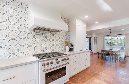 Raskin Estates Casa | Stunning Pueblo Estate: Main House + Casita for 16
