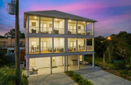 Laguna Beach Estates Casa | Grand Retreat I! 4BR 5BA Sleeps 15! Private Pool! Luxury and comfort await!