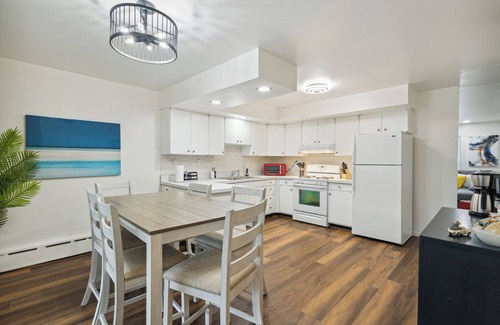 Michigan City Casa | Grand Reunion House 2 / Hot Tub / Pet Friendly / Duplex