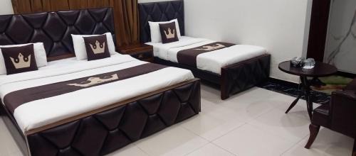 F-8 Sector Cama Y Desayuno | Grand Royal