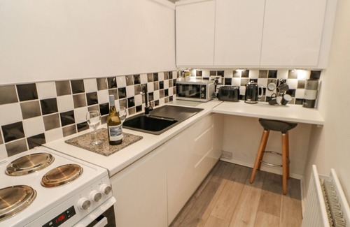 Tynemouth Cabaña | GRAND SEA VIEW, romantic, character holiday cottage in Tynemouth