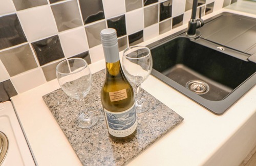Tynemouth Cabaña | GRAND SEA VIEW, romantic, character holiday cottage in Tynemouth