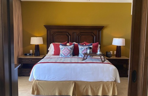 Marina Complejo | Grand Solmar Lands End - Ocean Front Resort - Grand Master Suite - Golf Access