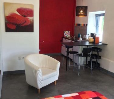 Venon Apartamento | Grand studio au calme à la campagne, tout prés de la ville !