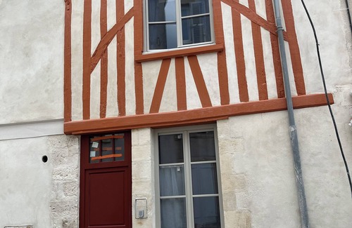 Bourgogne Apartamento | Grand Studio au Calme Proche Cathédrale-parking Possible