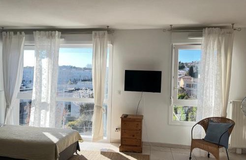 Manosque Apartamento | Grand studio Manosque face lycée international et hôpital, Cadarache-Iter