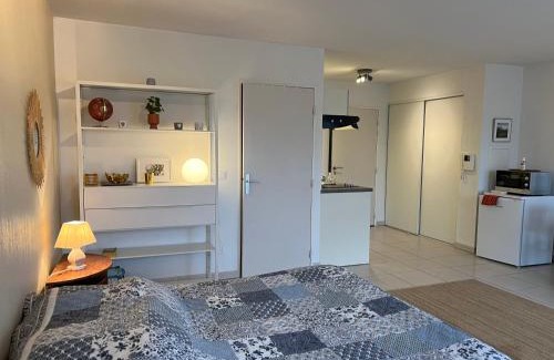 Manosque Apartamento | Grand studio Manosque face lycée international et hôpital, Cadarache-Iter