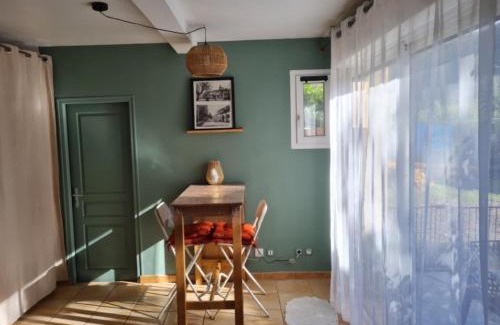 Digne-les-Bains Apartamento | Grand studio neuf en rez de jardin avec terrasse