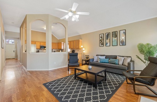Far North Dallas Casa | Grand Venture - Jacuzzi Tub/Playground/Pool table!