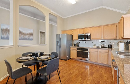 Far North Dallas Casa | Grand Venture - Jacuzzi Tub/Playground/Pool table!