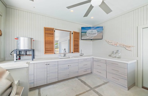 East End Casa | Grand View: 8BR Beachfront on East End- Priv. Pool, Sleeps 22!