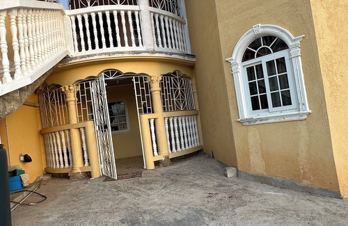 Southfield Condominio | Grand View Air-BNB - Charming Bed & Breakfast with Wifi in St. Elizabeth Jamaica