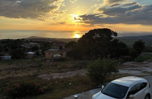 Southfield Condominio | Grand View Air-BNB - Charming Bed & Breakfast with Wifi in St. Elizabeth Jamaica