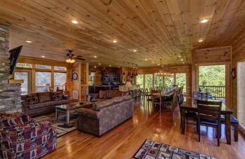 Pigeon Forge Cabina | Grand View Lodge, free tickets, no catch!