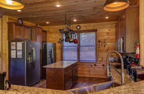 Pigeon Forge Cabina | Grand View Lodge, free tickets, no catch!