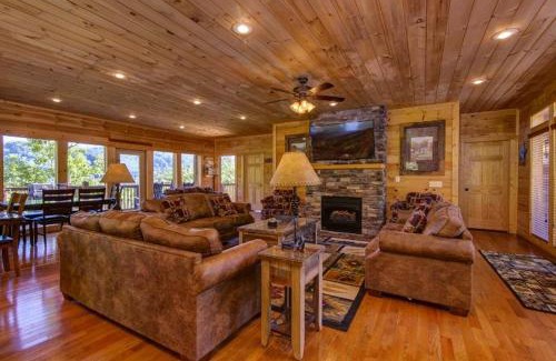 Pigeon Forge Casa | Grand View Lodge, free tickets, no catch!