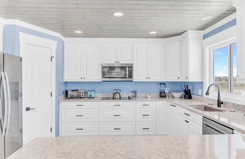 Ocean Isle Beach Complejo | GRAND VIEW OCEAN FRONT RESORT The Best in OIB Pool ,Putt Putt & basketball court