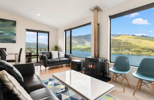 Queenstown Cabaña | Grand View Queenstown - Queenstown Holiday Home