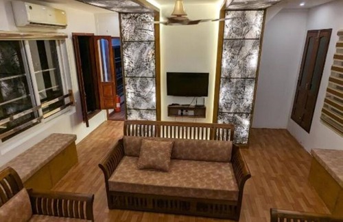 Kumarakom Villa | Grand villa Luxury Houseboat : King Suite with Balcony