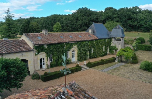 Deneze-sous-Doue Casa | Grande Demeure Familiale en Anjou, Calme, Proche Château de la Loire, Piscine