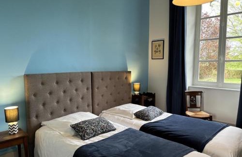 Deux-Chaises Casa | Grande demeure, jardin clos, clim, proche Moulins - gîte avec draps et ménage inclus - FR-1-489-126