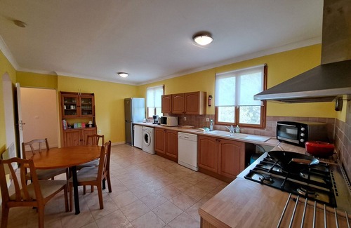 Saint-Pierre-de-Juillers Casa | Grande Villa Avec Piscine Privée