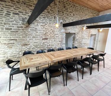 Rosporden Casa | Grande maison 20 min plage, 14 personnes, 5 SDB, literie grand confort