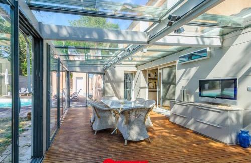 Lagord Casa | Grande Maison 5 chambres avec Piscine à Lagord, Cap. 10 Pers - FR-1-535-60