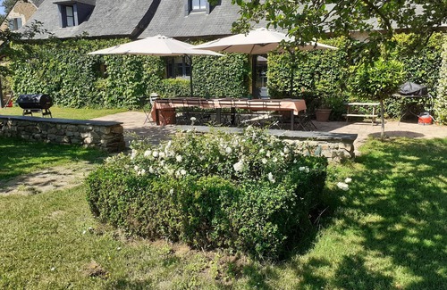Feneu Casa | Grande Maison de Famille Pleine de Charme. Confort, Calme, Vue, Piscine