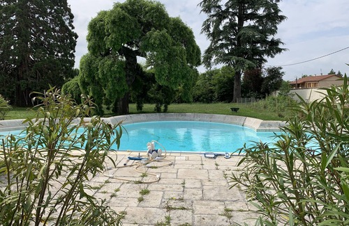 Saint-Julien Casa | Grande Maison Familiale Située Dans le Beaujolais au Coeur des Vignes
