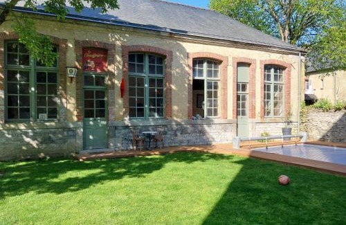 Laval Casa | Grande maison familiale plein centre vieux Laval