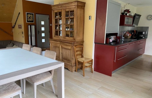 Saint-Cast-le-Guildo Casa | Grande Maison à 300 m de la Grande Plage sur un Grand Terrain, 5 Chambres Pour 10 Personnes