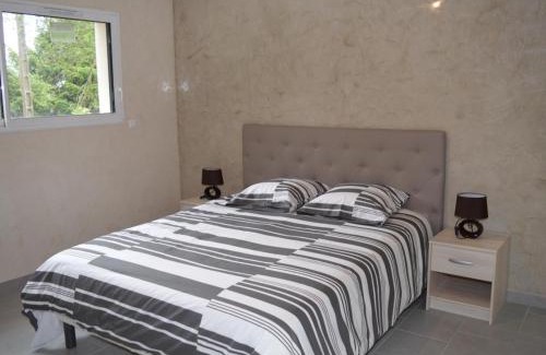 Tours Casa | Grande maison moderne avec piscine à Tours, proche du centre-ville et de la Loire à Vélo - FR-1-381-231