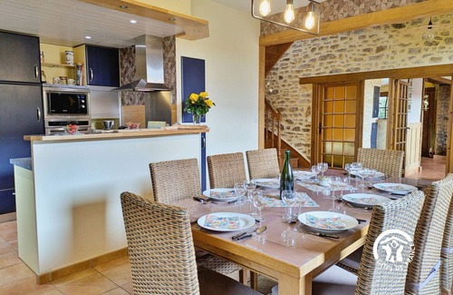 Brece Cabaña | Escapada Rural con Estanque Privado, Jardín y Actividades Cercanas en Brecé