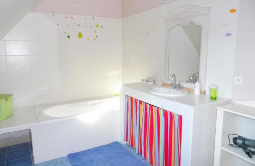 Villers-sur-Mer Casa | Grande Villa avec Jardin, Proche Plage et Centre de Villers-sur-Mer - FR-1-487-310