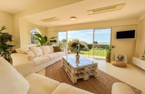 Le Beausset Villa | Grande Villa avec Piscine, Pétanque et Vue Mer pour 12 Personnes