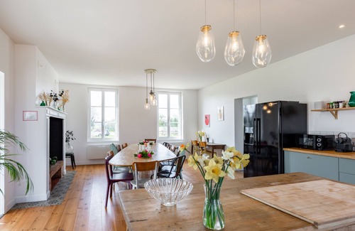Saint-Aubin-de-Scellon Casa | Grandes Familles Bienvenues : Maison de Vacances & Weekend au Calme, 18personnes