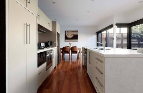 South Launceston Casa | Grandeur & Charm: Updated Heritage Home