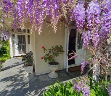 Glenroy Casa | Grandhome Melbourne Airport & Shops