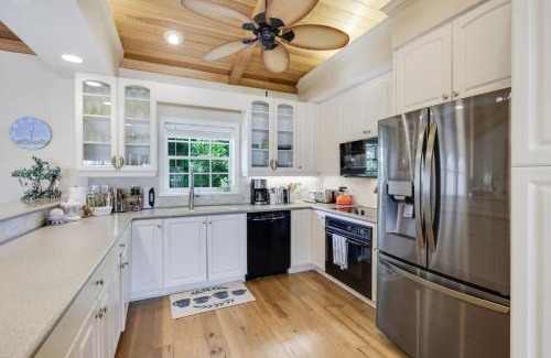 Sanibel Casa | Grandma Dot's House- Marina Villa with Pool and Bikes